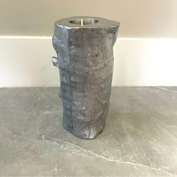 Silver Textured Candle Holder - Picture 1 of 9